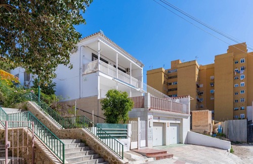 Playas del Palo Apartamento | GuestReady - Terrace Malaga view