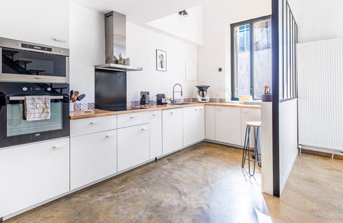 Talence Casa | GuestReady - The secret garden in Talence