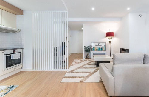 Cedofeita Apartamento | GuestReady - Rayas blancas cerca de la Casa da Música
