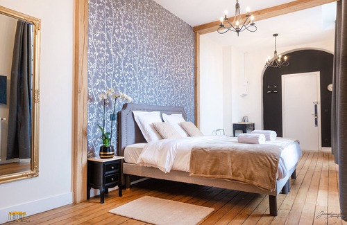 Hermival-les-Vaux Cama Y Desayuno | Guillaume's room at Château d'Hermival