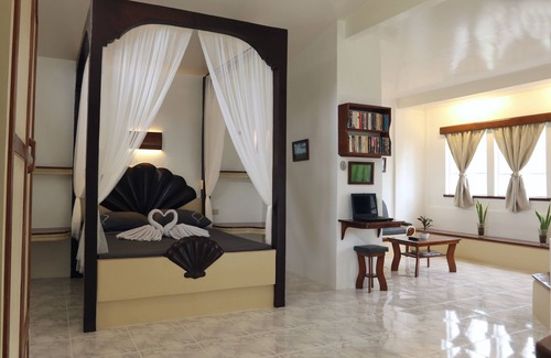 Guindulman Hotel | Guindulman Bay Tourist Inn