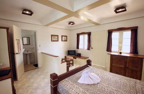 Guindulman Hotel | Guindulman Bay Tourist Inn