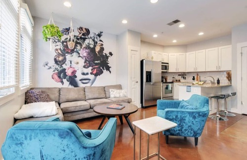 West End Condominio | Guitar Groove: King Beds & Keyless Entry Near Music Row – A Stunning Nashville Escape!