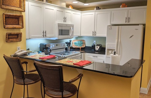 Gulf Shores Condominio | Frente del Golfo: Hermosa y actualizada unidad de lujo West Corner