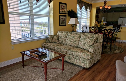 Gulf Shores Condominio | Frente del Golfo: Hermosa y actualizada unidad de lujo West Corner