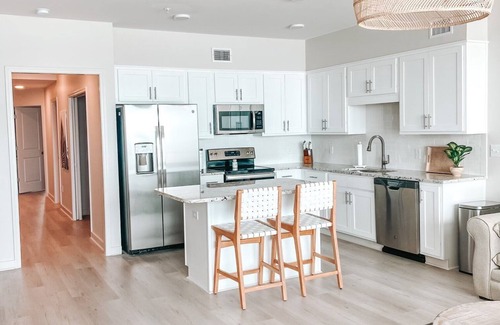 Gulf Shores Condominio | Gulf Front Condo! Lowrise, Modern and Clean. Best Location in Gulf Shores.