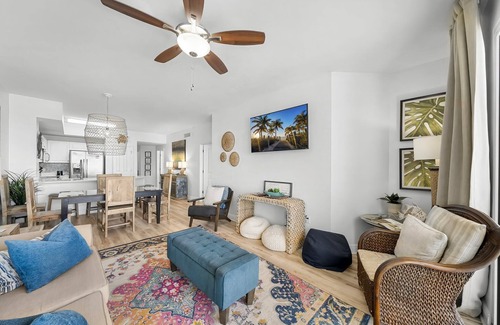 West Panama City Beach Condominio | Gulf-Front Luxury | Private Balcony | Complimentary Beach Service