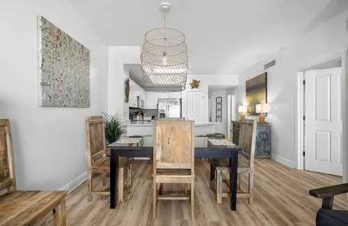 West Panama City Beach Condominio | Gulf-Front Luxury | Private Balcony | Complimentary Beach Service