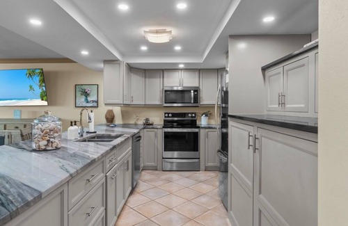 Sanibel Condominio | Gulf-Front Luxury Condo | Stunning Views & Direct Beach Access on Sanibel