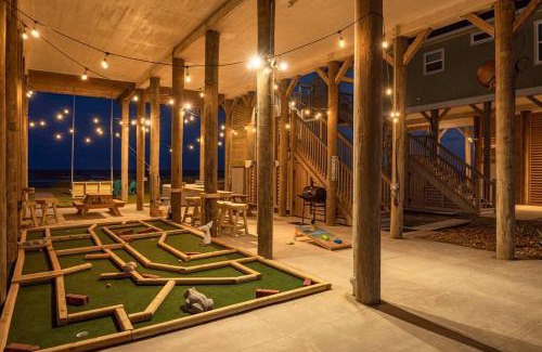 Port Bolivar Casa | Gulf Front - Mini Golf - Hot Tub - Family Friendly - ForeShore