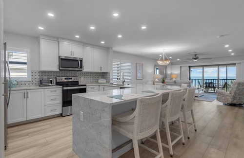 Sanibel Condominio | Gulf front newly remodeled, 2 bedroom 2 bath top floor corner unit