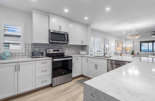 Sanibel Condominio | Gulf front newly remodeled, 2 bedroom 2 bath top floor corner unit