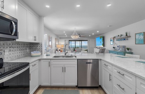 Sanibel Condominio | Gulf front newly remodeled, 2 bedroom 2 bath top floor corner unit