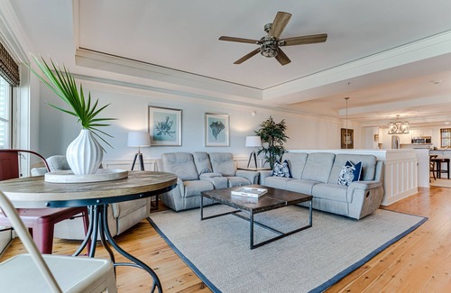 Gulf District Condominio | 1848 Co Hwy 30A E, Unit 5 WaterColor junto a la playa por Royal Destinations