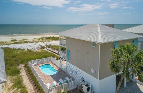 Port St. Joe Casa | Gulf-front, private pool, pets welcome!