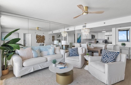 Beach District Condominio | GULF FRONT renovated condo with Stunning Views 'Casa del Mare'
