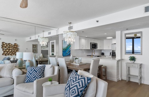 Beach District Condominio | GULF FRONT renovated condo with Stunning Views 'Casa del Mare'