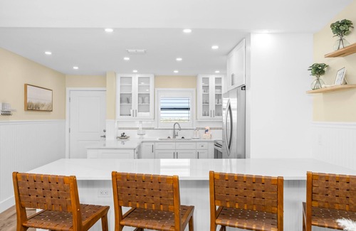 Sanibel Condominio | Gulf Front Retreat with Modern Coastal Charm