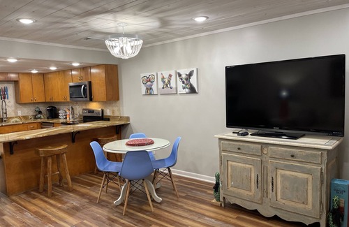 Biltmore Beach Casa | Frente al golfo Townhouse 2BR / BA, Animales domésticos bienvenidos, Wi-Fi 4 Unidades Avail
