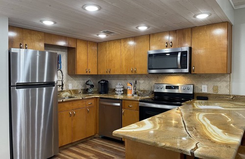 Biltmore Beach Casa | Frente al golfo Townhouse 2BR / BA, Animales domésticos bienvenidos, Wi-Fi 4 Unidades Avail