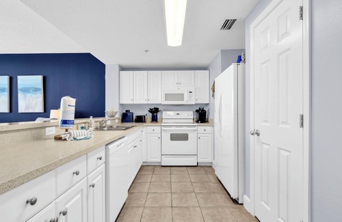 Long Beach Condominio | ⛱️Gulf Front VIEW-5 Pools+Hot Tub-Majestic Beach 1-1205⛱️