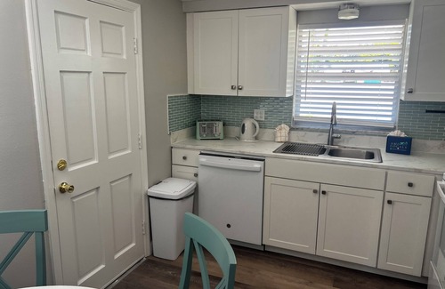Holmes Beach Casa | Gulf Haven 5-minute walk to the gulf!