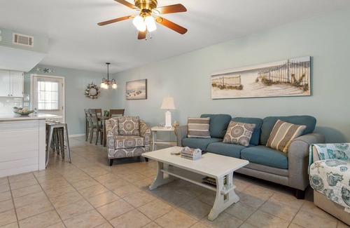 Panama City Beach Complejo | Beach access close to Walmart- Lorries Paradise