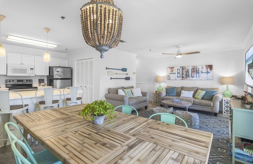 Gulf Place Condominio | Gulf Place Condo Ground Floor! Steps to pools & Across from the Beach - The Sandy Dog