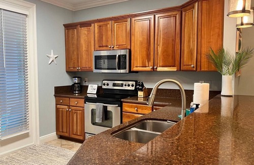 Gulf Place Casa | Gulf Place "Sea-renity Now!" 3BR | Sleeps 10| Gated Beach | Pool | Tennis