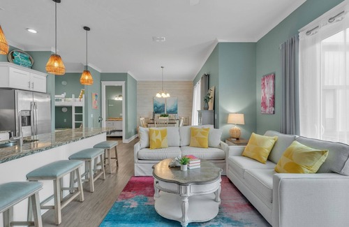 Gulf Shores Casa | Gulf Shores Cottage, Steps to Sand & Lagoon Access. Dog Friendly.
