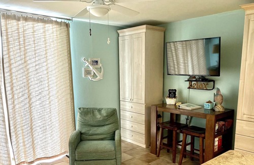 Gulf Shores Hotel | Gulf Shores Surf & Racquet Club 706a 1 Bedroom Condo by RedAwning