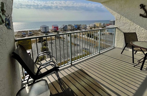 Gulf Shores Hotel | Gulf Shores Surf & Racquet Club 706a 1 Bedroom Condo by RedAwning
