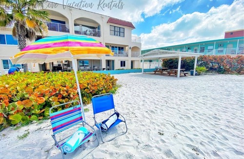North Redington Beach Condominio | Gulf Side Fun In Paradise Pool-Shuffleboard-Grill