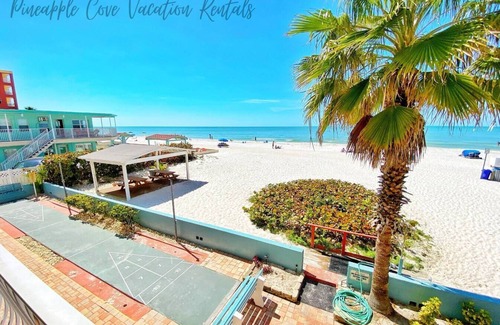 North Redington Beach Condominio | Gulf Side Fun In Paradise Pool-Shuffleboard-Grill