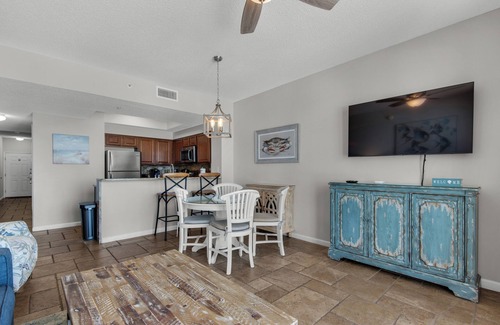 Miramar Beach Condominio | Gulf View Condo at Majestic Sun | Steps to Private Beach + Pools!