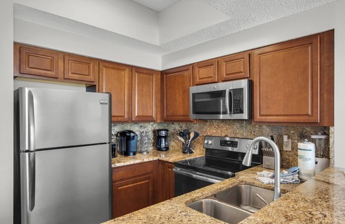 Miramar Beach Condominio | Gulf View Condo at Majestic Sun | Steps to Private Beach + Pools!