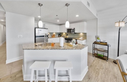 Panama City Beach Condominio | gulf view! only 30 steps to the pool and hot tub!!