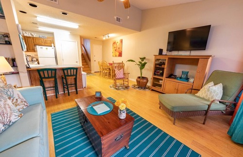 East End Casa | ¡Ahorros de otoño! 1HAB / 1BA, 60 segundos a la playa, fácil paseo al parque estatal