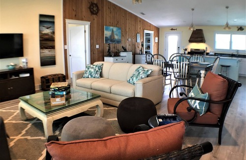 St. George Island Casa | Vistas del Golfo, enormes cubiertas! 3 suites de lujo, cocina nueva, HeatedPool, PetFriendly