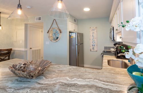Seagrove Beach Condominio | “GULF VIEWS” NUEVO REMODELO Y 1/2 BLOQUEO A LA PLAYA, "POR FAVOR VEA NUESTRAS REVISIONES" LOFT UNIT!