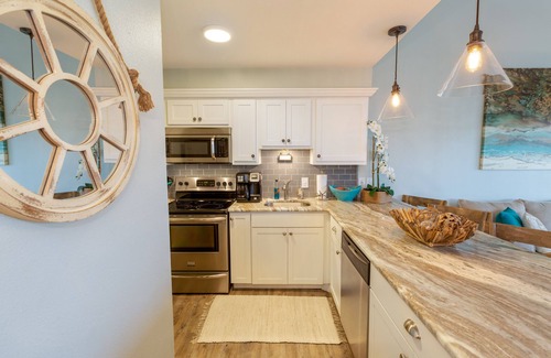 Seagrove Beach Condominio | “GULF VIEWS” NUEVO REMODELO Y 1/2 BLOQUEO A LA PLAYA, "POR FAVOR VEA NUESTRAS REVISIONES" LOFT UNIT!