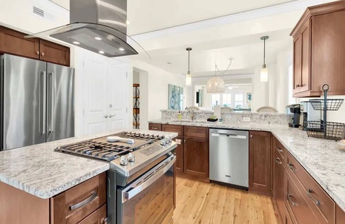 Gulf District Apartamento | Gulffront Elegance in WaterColor