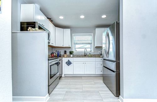 Gulfport Casa | Gulfport - 2BR Pool Retreat