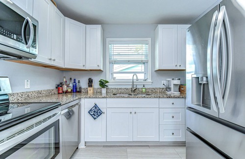 Gulfport Casa | Gulfport - 2BR Pool Retreat