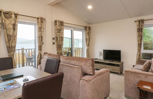 Slate Islands Cabina | GUNNERA LODGE, pet friendly, country holiday cottage in Oban