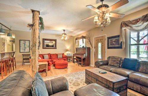 Guntersville Casa | Guntersville Cabin Nestled in Kudzu Cove Resort