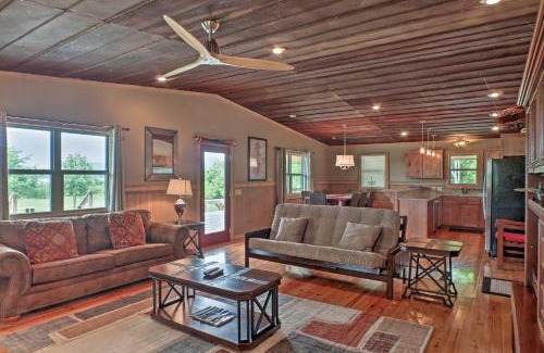 Guntersville Casa | Guntersville Cabin with Lake Views!