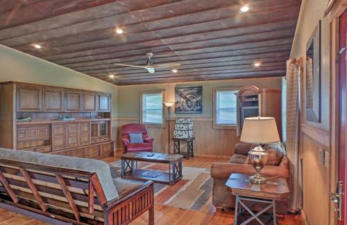 Guntersville Casa | Guntersville Cabin with Lake Views!