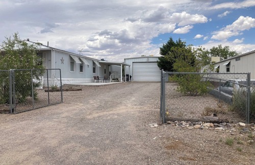 Elephant Butte Casa | Gurley's Happy Place! Quarter mile to main entrance of the Butte. Come Play!!!