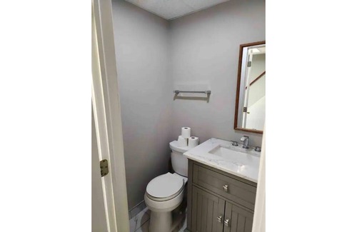 Gurnee Casa | Gurnee Cozy Single Family Home